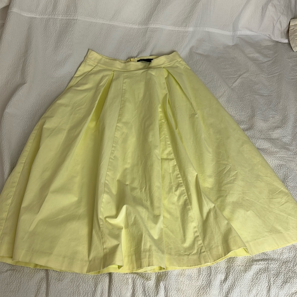Armani exchange Sz 4 women's pleated yellow skirt